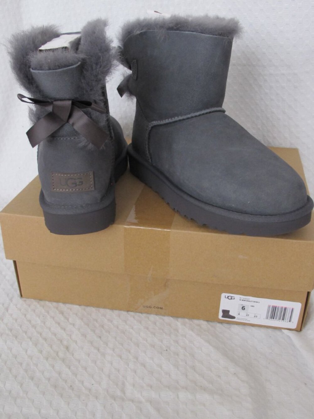 NIB - Women's UGG Gray Mini Bailey Bow II Boots - 6
